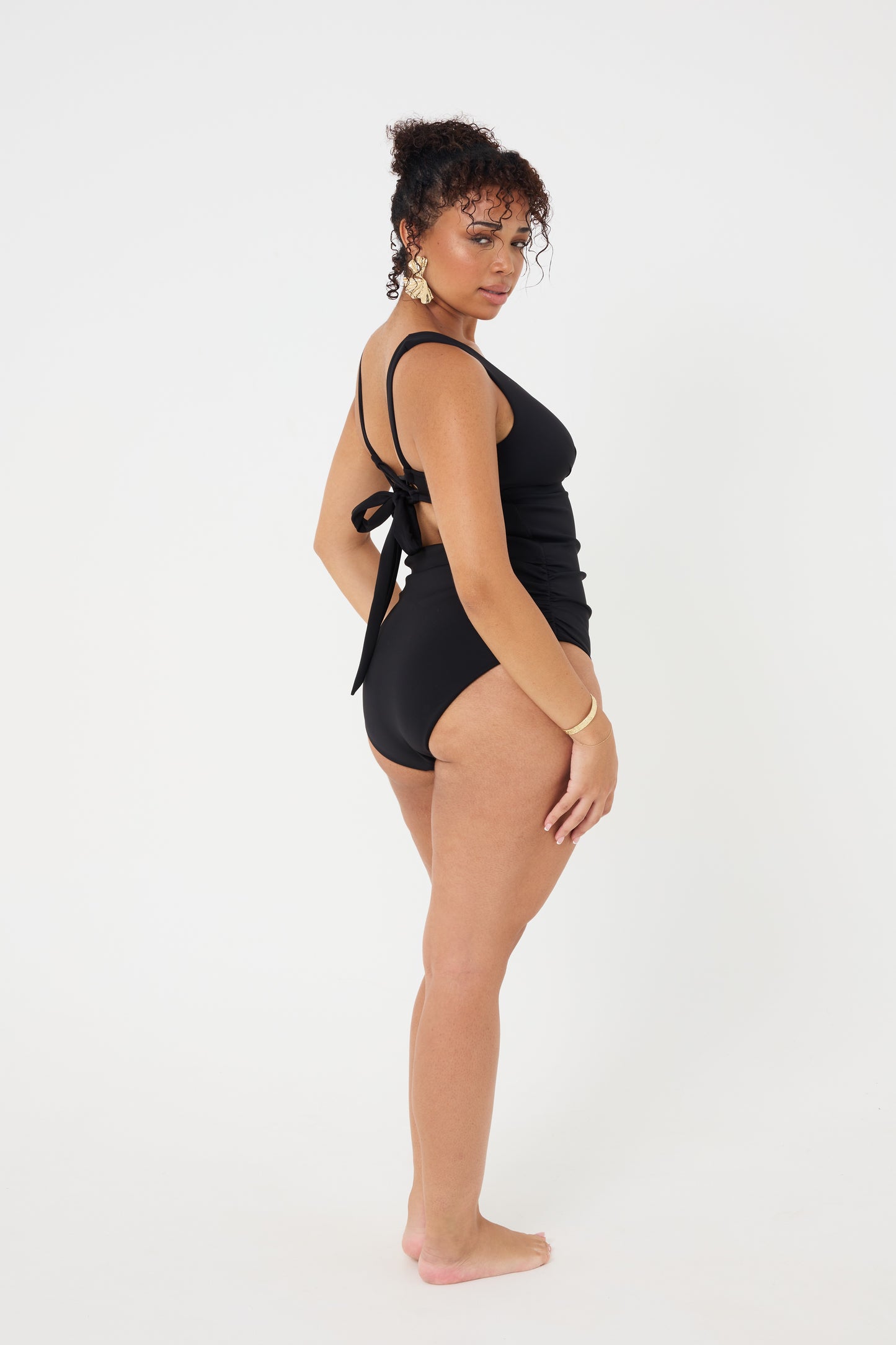 Plunging V-Neckline SMOOTH BLACK