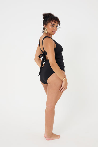 Plunging V-Neckline SMOOTH BLACK