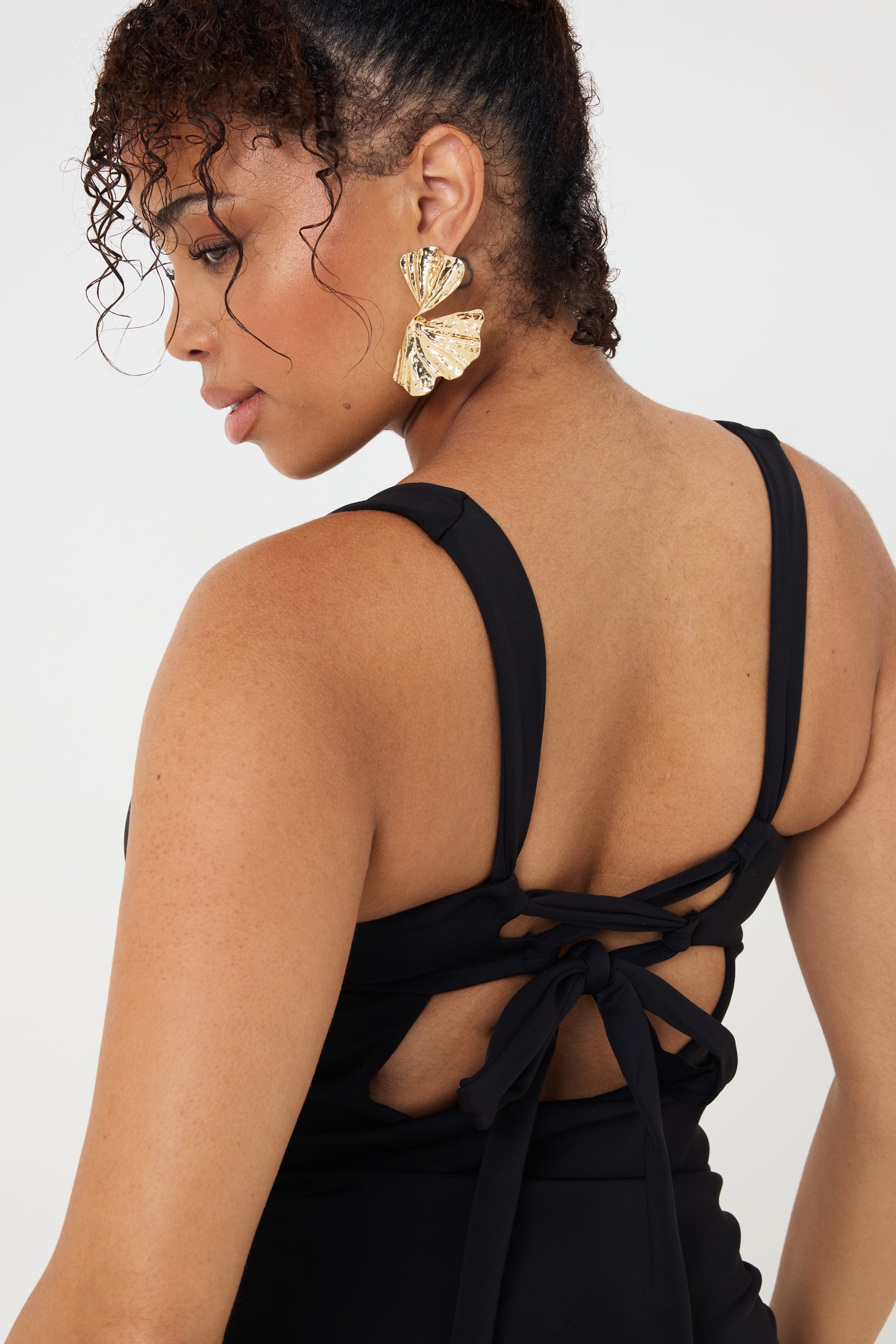 Plunging V-Neckline SMOOTH BLACK